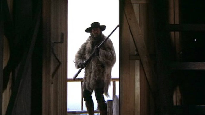 Mccabe and mrs miller gun door fur coat hat robert altman classic american cinema film